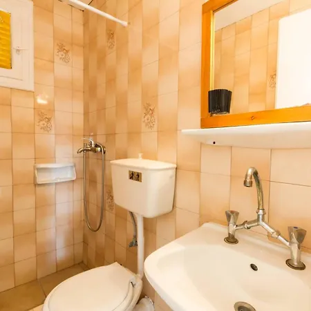 Apartment Yellow House Kávos